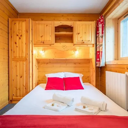 Serene Ski-in Out Mountain Escape Lejlighed *